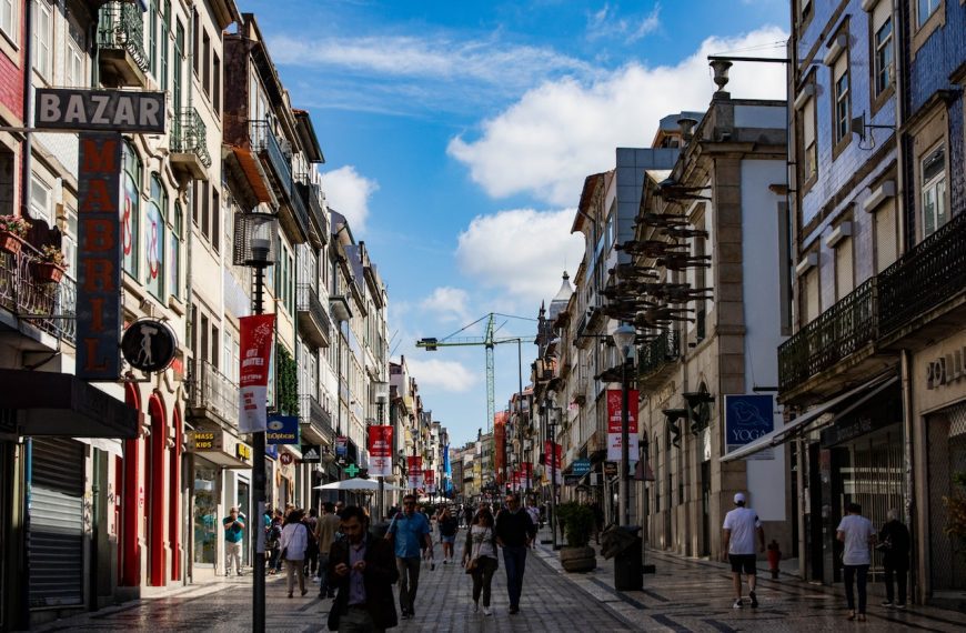 La rue Santa Catarina à Porto