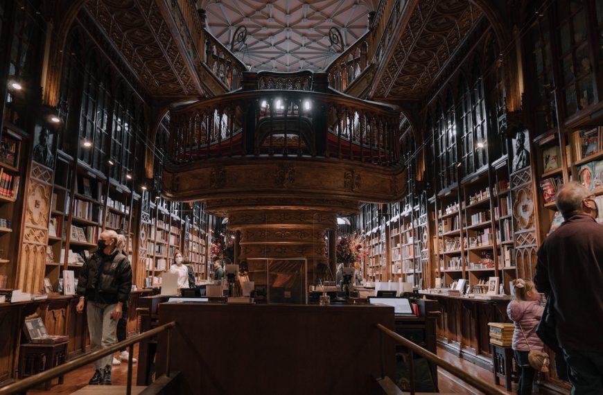 La “librairie d’Harry Potter” à Porto